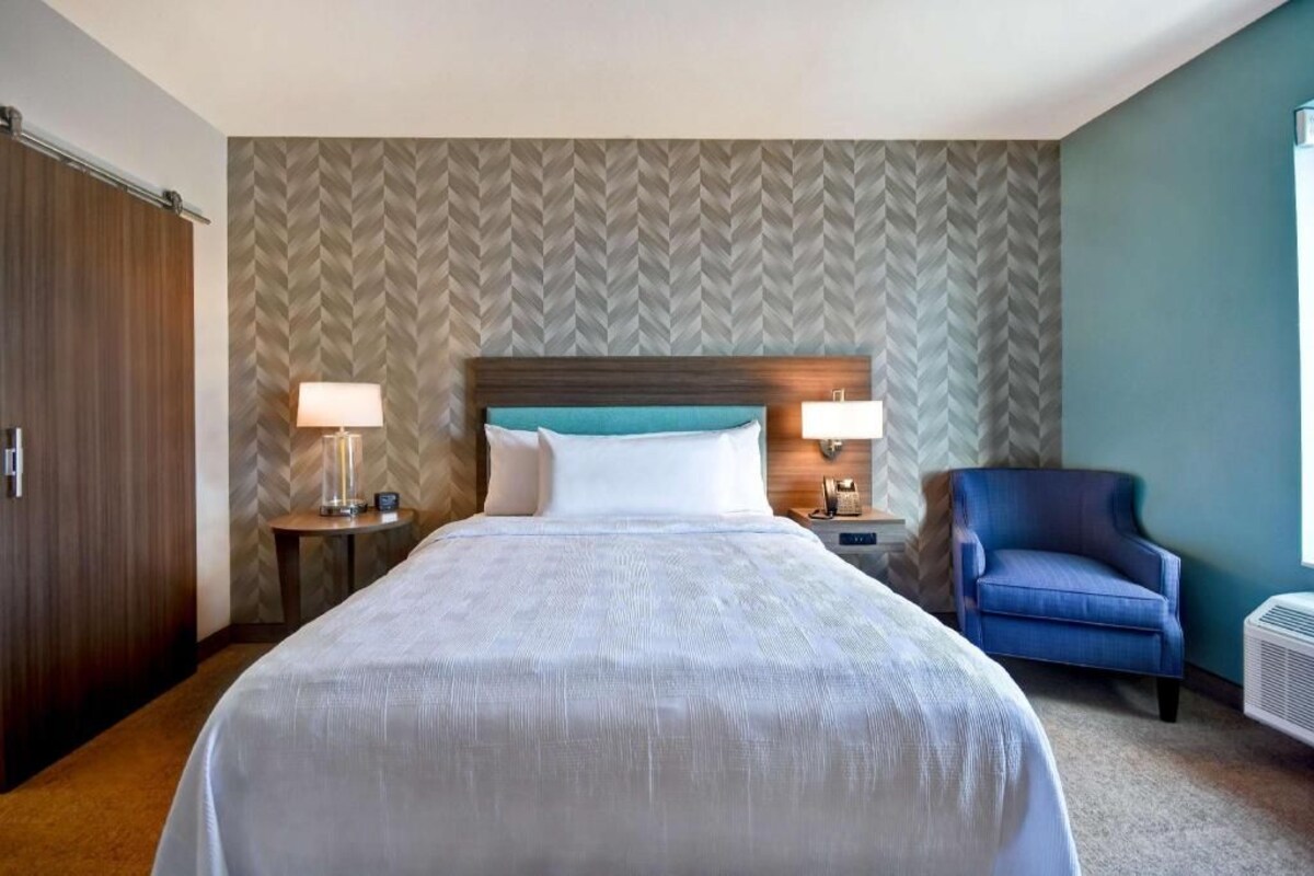 Ropa de cama de alta calidad y cortinas blackout