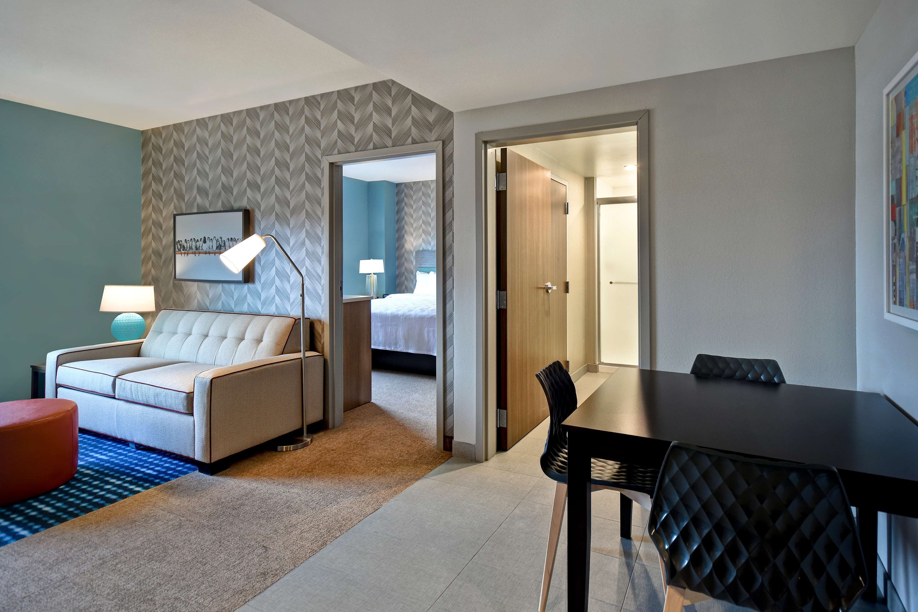 suite, 1 bedroom, non smoking | living area | 32-inch lcd tv with cable channels, tv