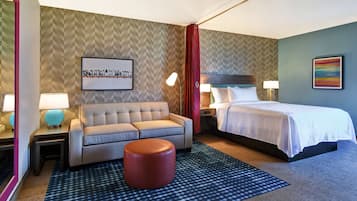 Studio, 1 Queen Bed, Accessible, Bathtub (Mobility & Hearing) | Living area | 32-inch LCD TV with cable channels, TV