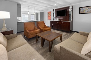 Suite, Plusieurs lits, non-fumeur | 1 chambre, bureau, rideaux dâobscurcissement, lit de bĂ©bĂ© (supplĂ©ment)