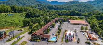 Days Inn By Wyndham Pigeon Forge South
