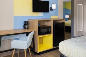 Suite, Multiple Beds, Non Smoking | Hypo-allergenic bedding available, in-room safe, desk, blackout drapes - Days Inn By Wyndham Pigeon Forge South (Pigeon Forge)
