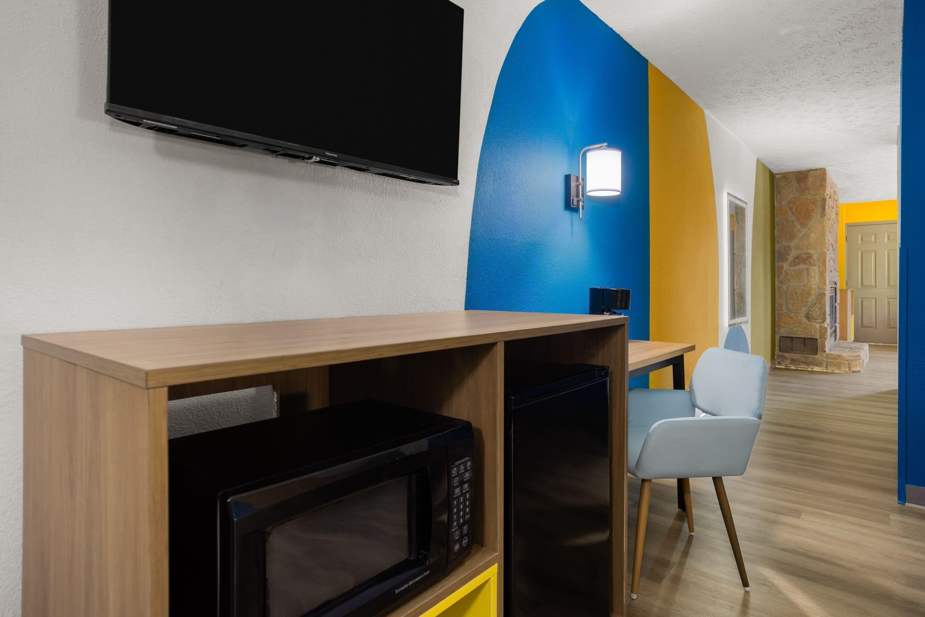 Suite, 2 Queen Beds, Non Smoking | Jetted tub