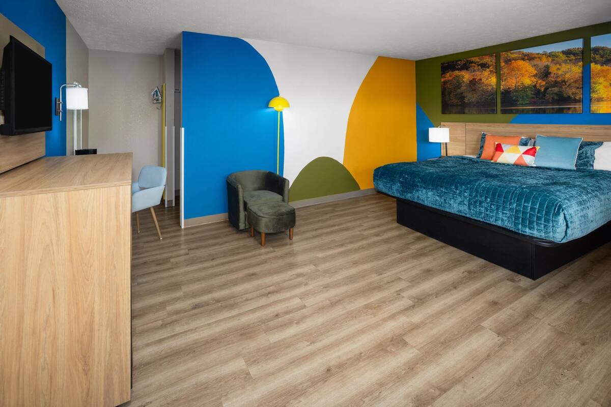 Kamer, 1 kingsize bed, niet-roken | Hypoallergeen beddengoed, een kluis op de kamer, een bureau