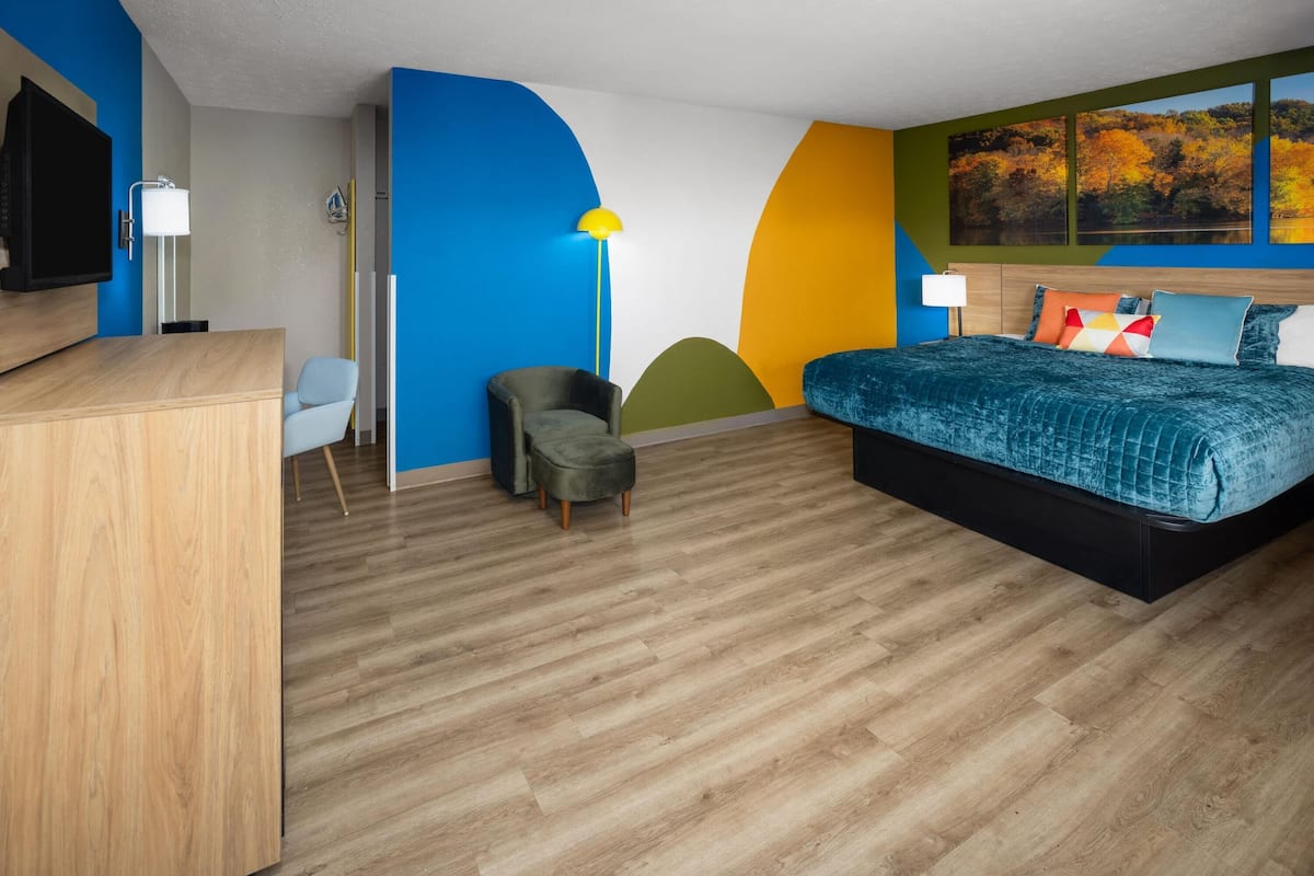 Habitación, 1 cama King size, para no fumadores | Ropa de cama hipoalergénica y caja de seguridad en la habitación
