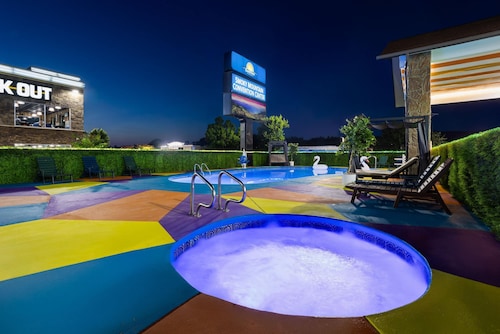 Days Inn By Wyndham Pigeon Forge South