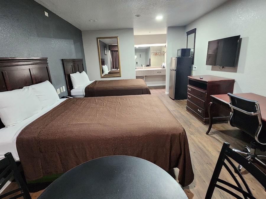 Egyptian cotton sheets, premium bedding, down comforters, desk