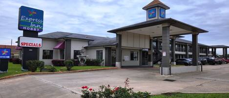 Fachada de la propiedad