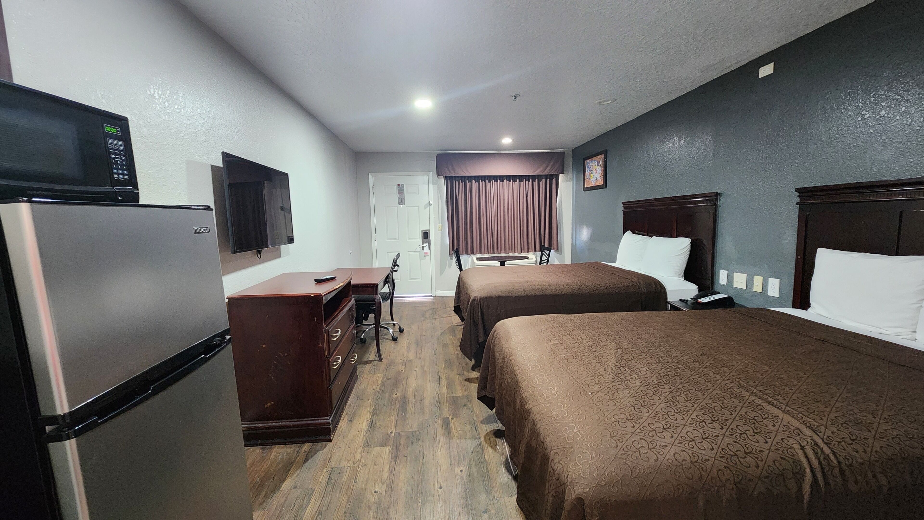 1 bedroom, egyptian cotton sheets, premium bedding, down duvets