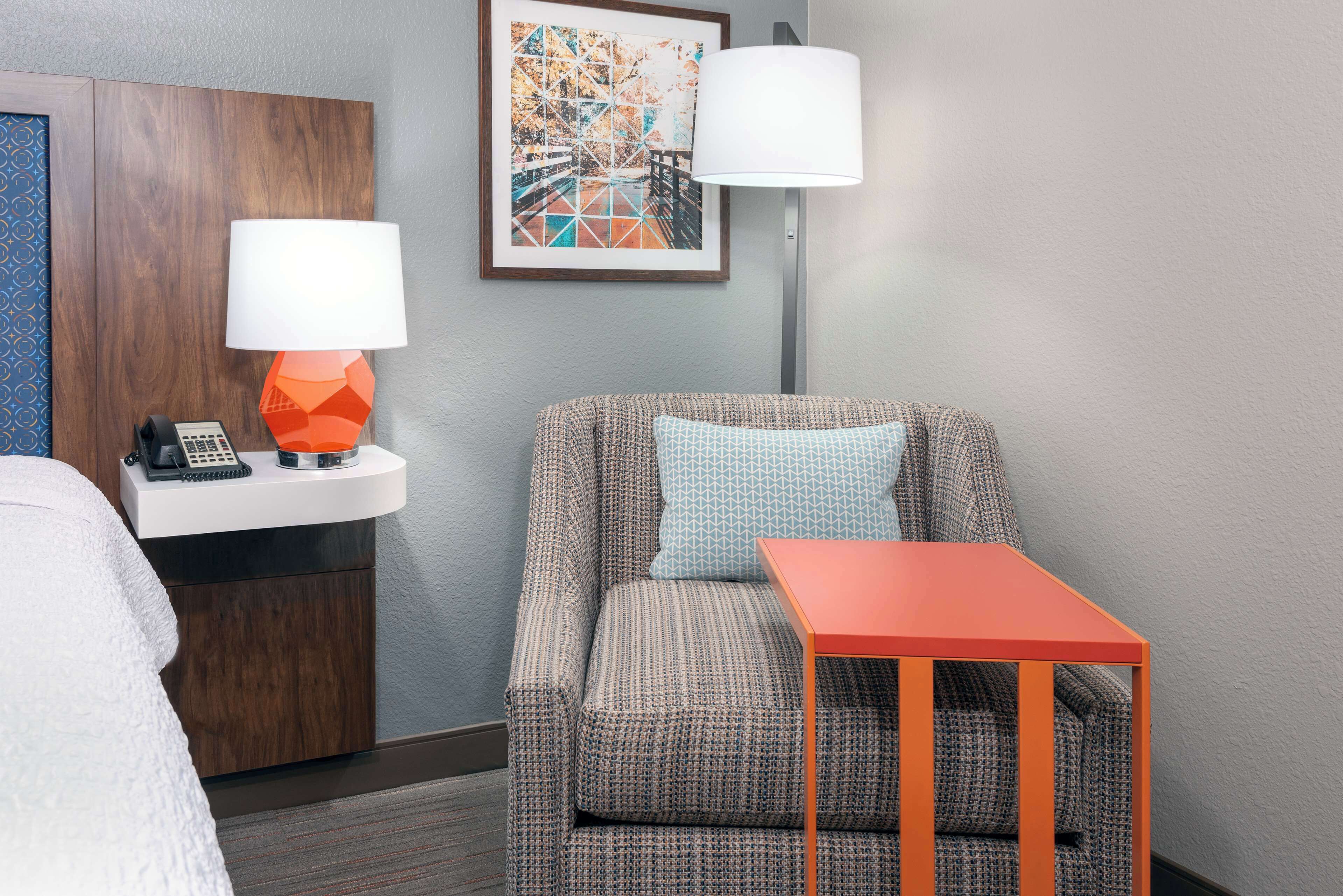 premium bedding, in-room safe, desk, laptop workspace