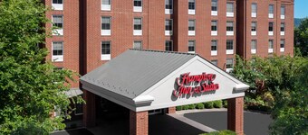 Hampton Inn & Suites Charlottesville-At the University