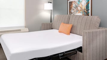 Room, 1 Katil Raja (King), Non Smoking | Ruang tamu | 50 inci televisyen dengan satelit, filem berbayar