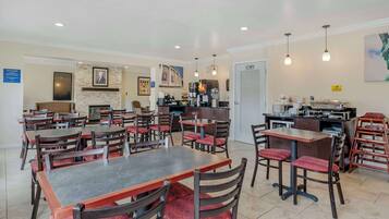 Petit déjeuner à emporter compris tous les jours