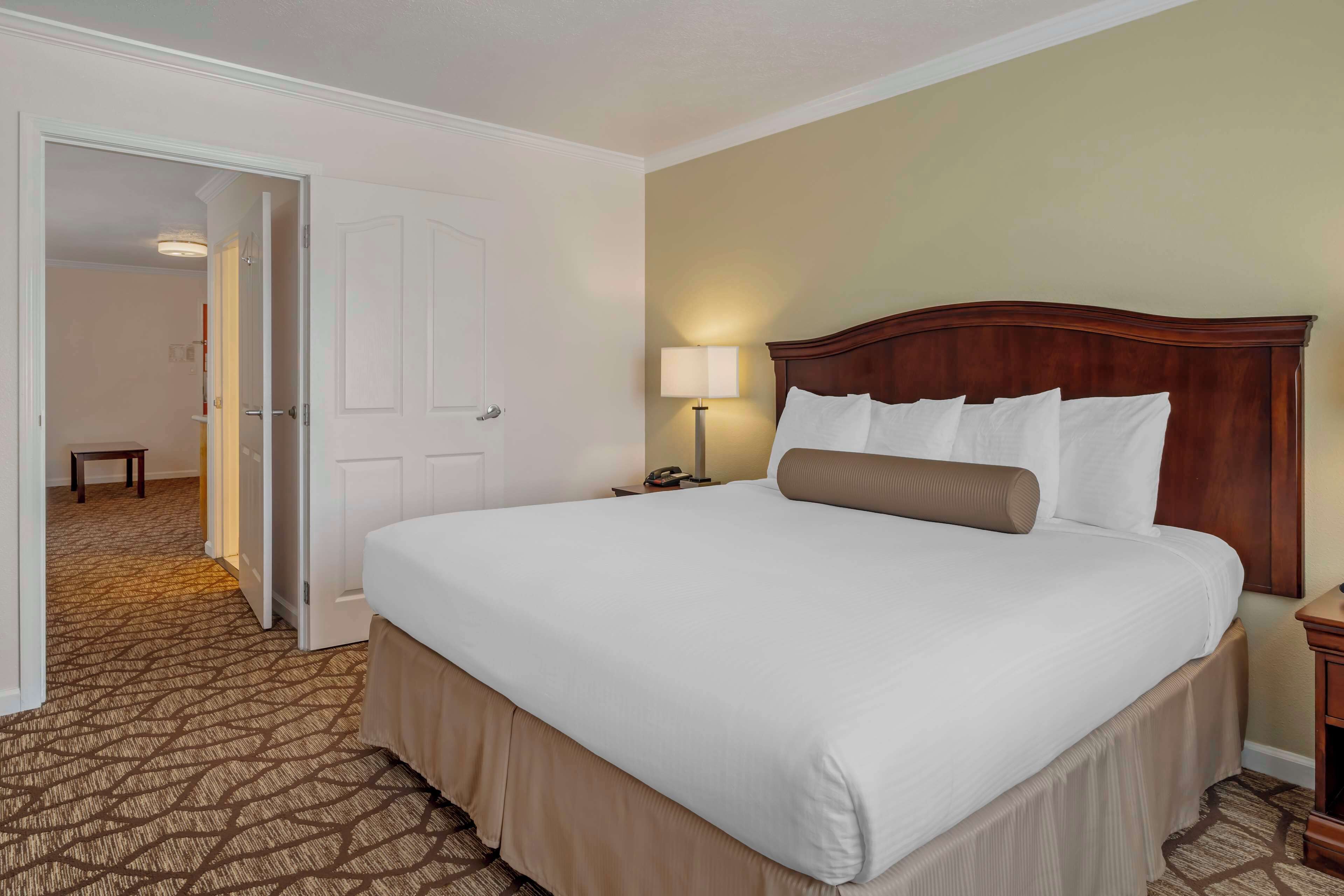 1 bedroom, laptop workspace, iron/ironing board, cots/infant beds