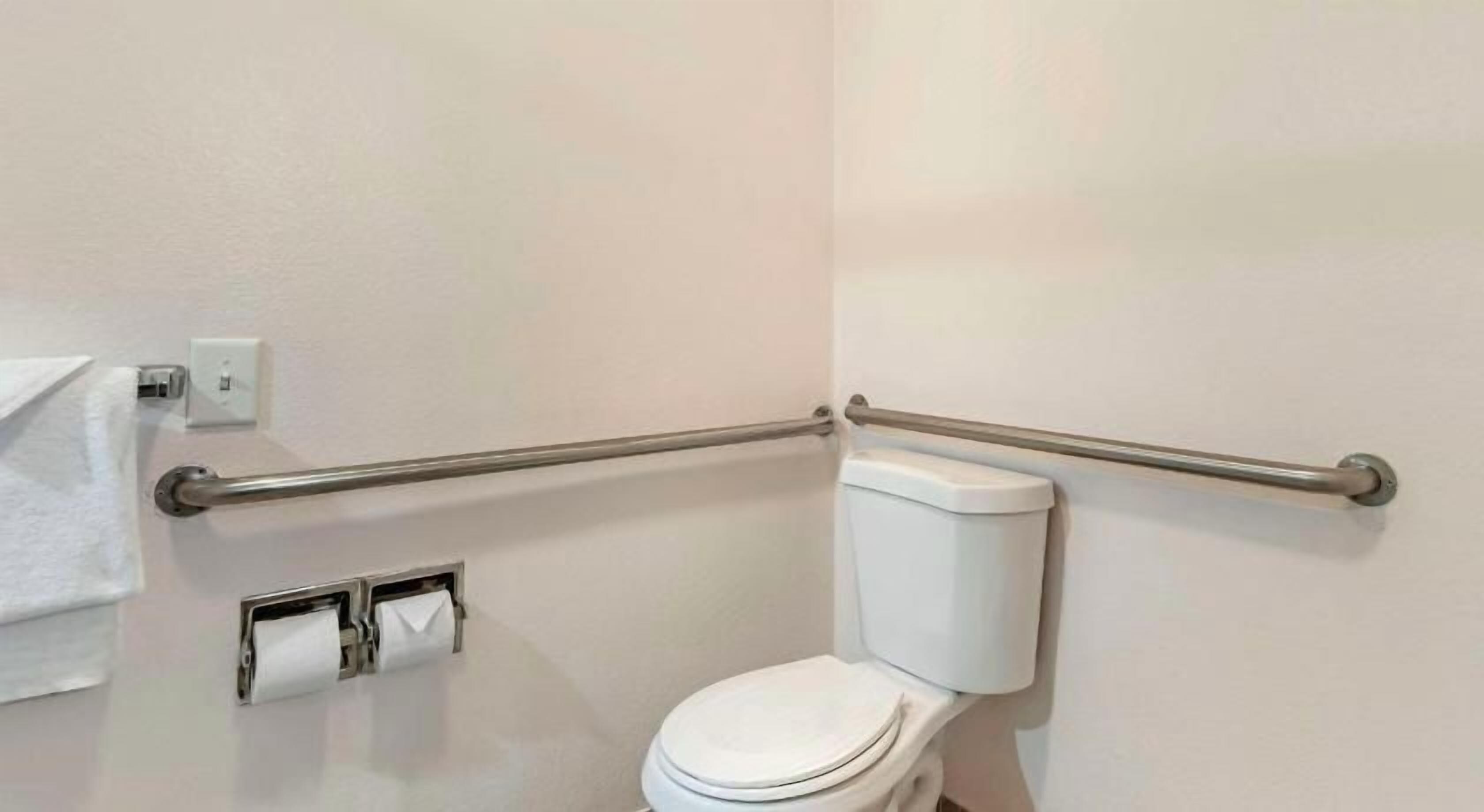Phòng tắm | Vòi sen/bồn tắm kết hợp, đồ dùng nhà tắm miễn phí, máy sấy tóc 
