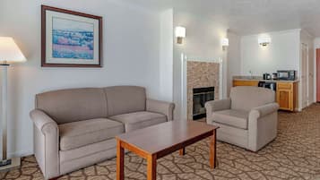 Standardrum - 1 kingsize-sÀng - balkong (Larger Room) | Arbetsyta för laptop, strykjÀrn/strykbrÀda, barnsÀngar och gratis wi-fi