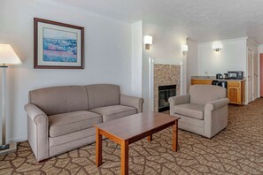 Laptop workspace, iron/ironing board, cots/infant beds, free WiFi - Best Western Salinas Monterey Hotel (Salinas)