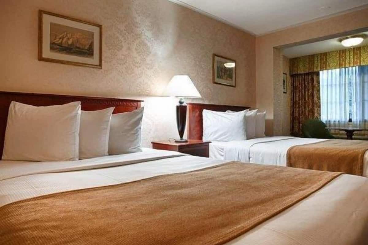 Egyptian cotton sheets, premium bedding, desk, laptop workspace