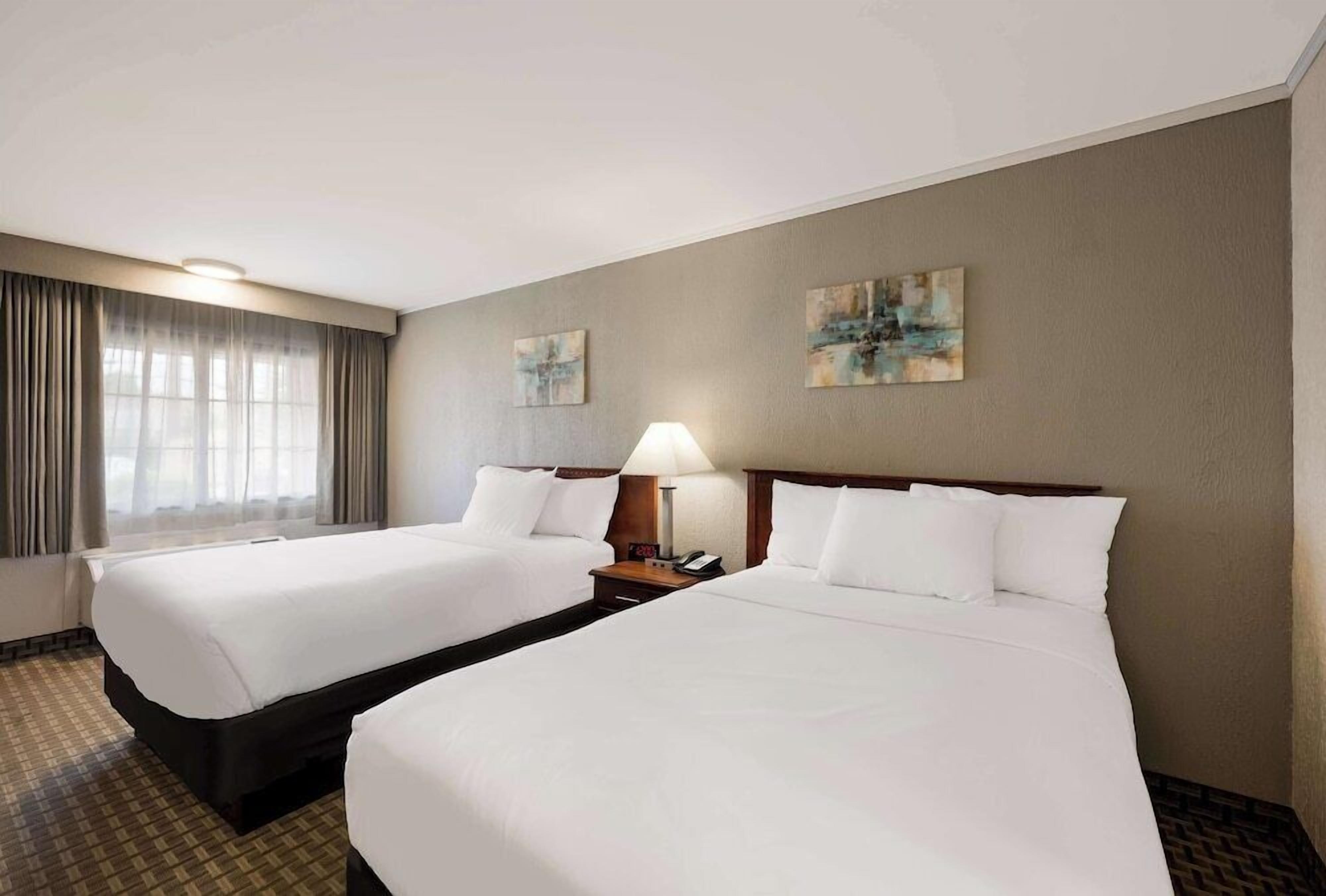 Egyptian cotton sheets, premium bedding, desk, laptop workspace
