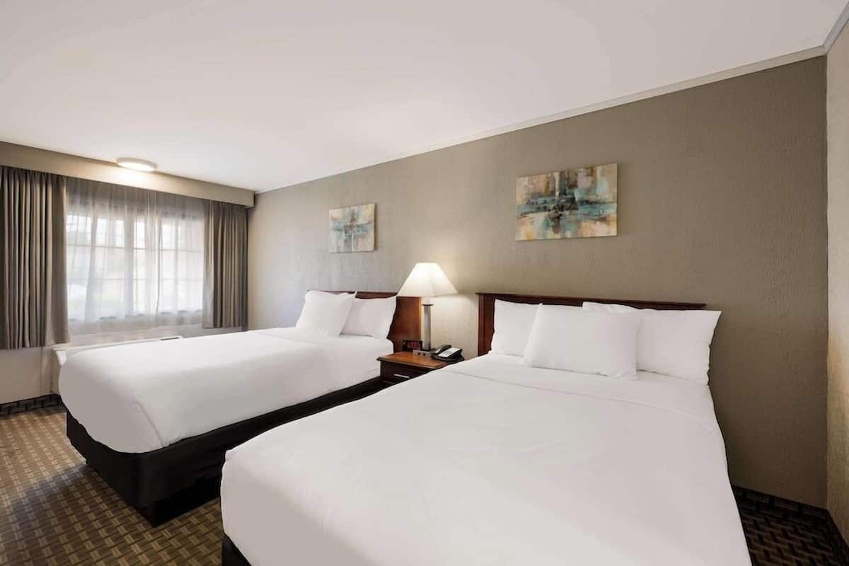Egyptian cotton sheets, premium bedding, desk, laptop workspace
