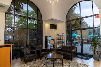 Hotel entrance and lobby at Legacy Vacation Resorts - Lake Buena Vista