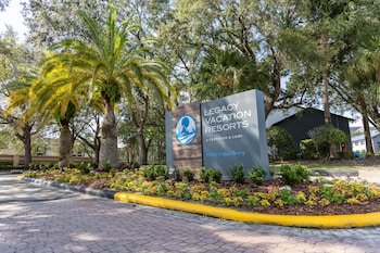 Property grounds at Legacy Vacation Resorts - Lake Buena Vista