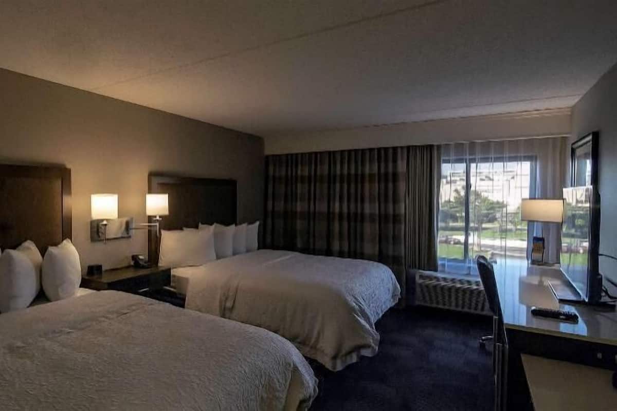 Iron/ironing board, free WiFi, bed sheets, alarm clocks