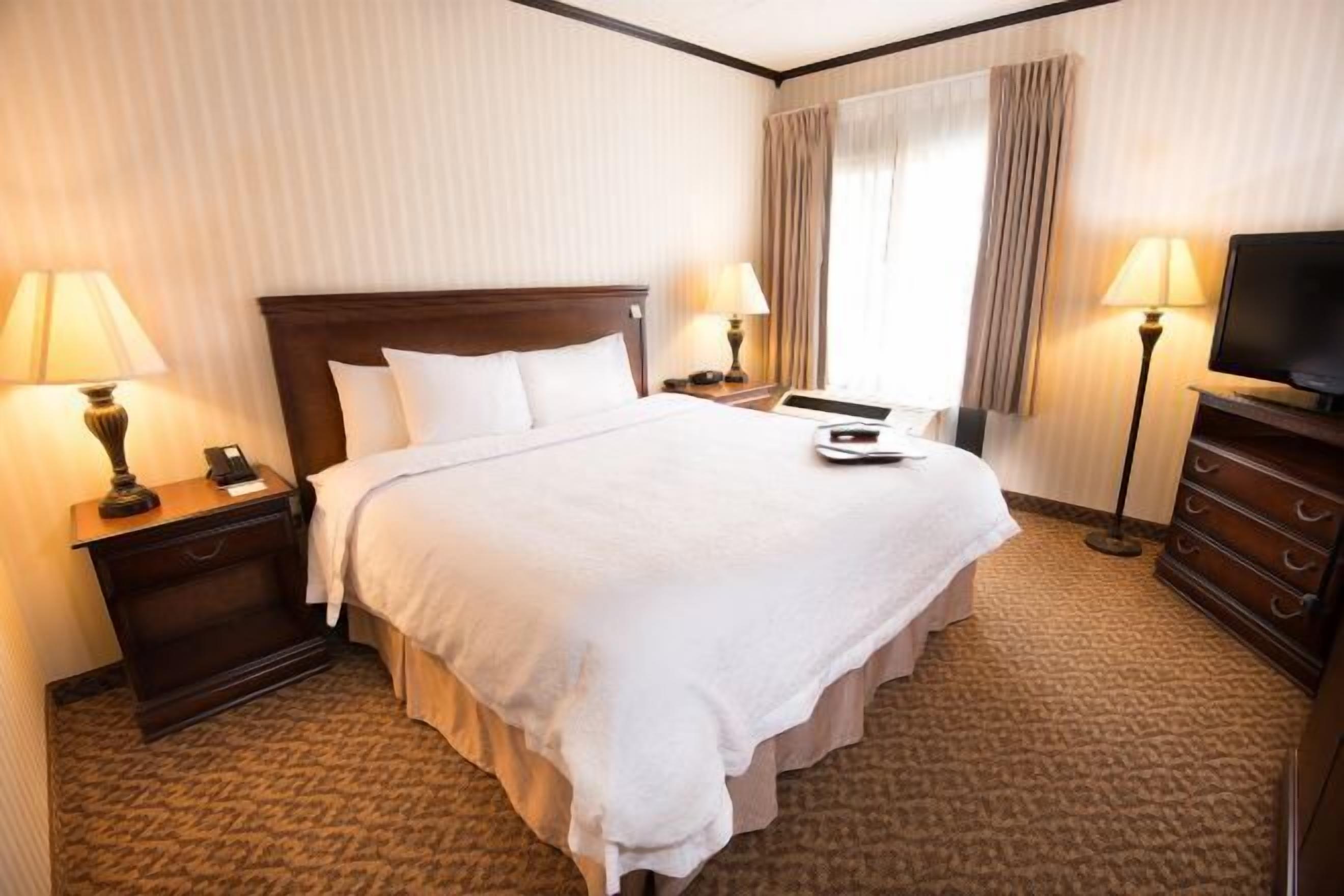 Iron/ironing board, free WiFi, bed sheets, alarm clocks