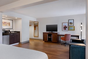 Tabla de planchar con plancha, wifi gratis, ropa de cama y despertador