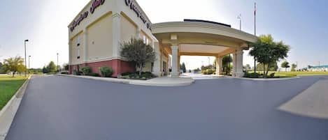 المنشأة من الخارج