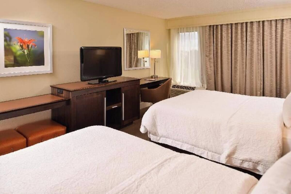 Iron/ironing board, free WiFi, bed sheets, alarm clocks
