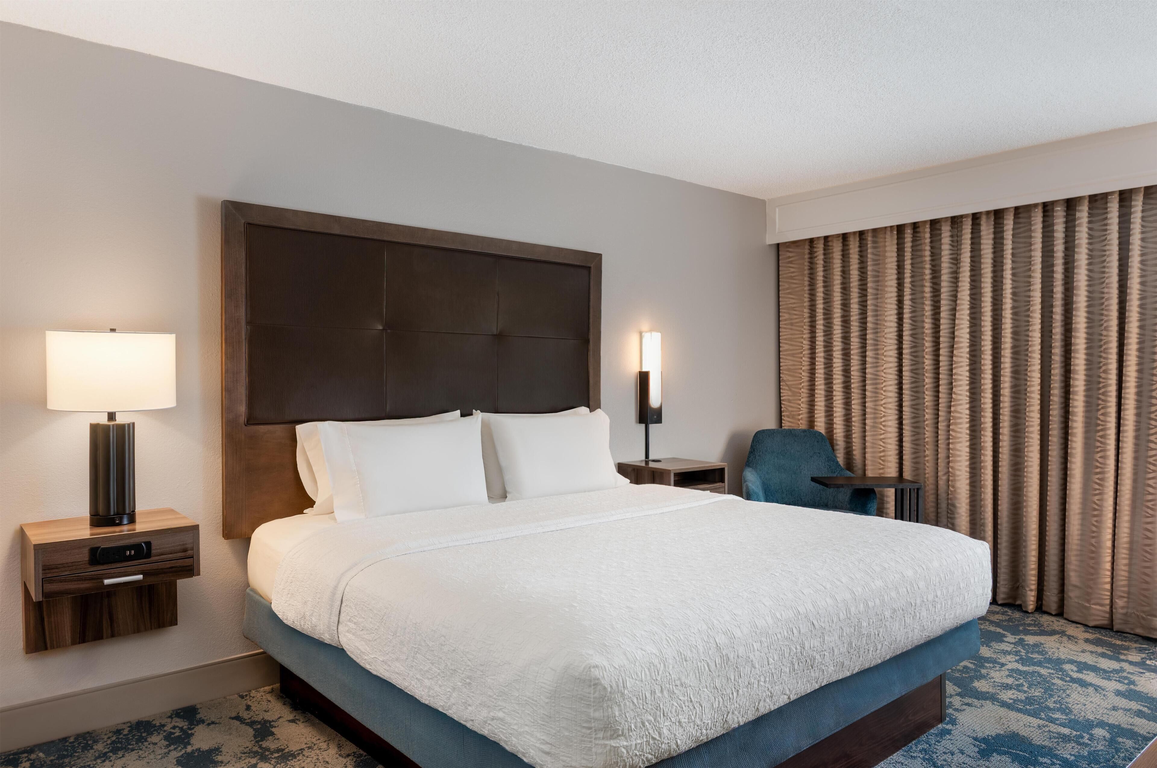 Iron/ironing board, free WiFi, bed sheets, alarm clocks