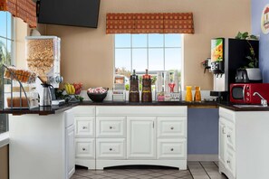 Free daily on-the-go breakfast - Super 8 by Wyndham Foley (Foley)