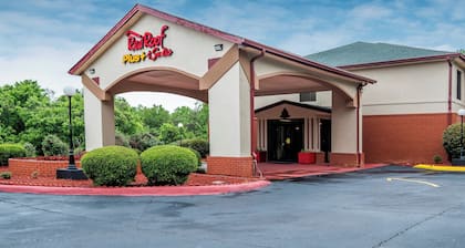 Red Roof Inn PLUS+ & Suites Opelika