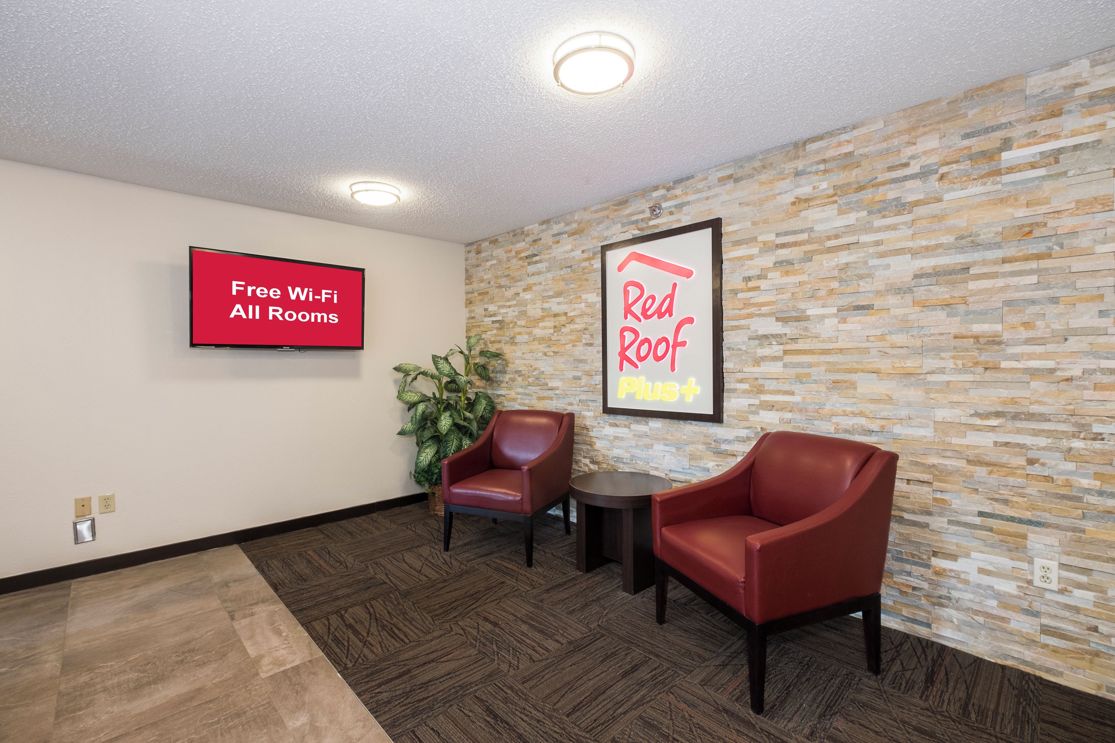 Lobby-lounge