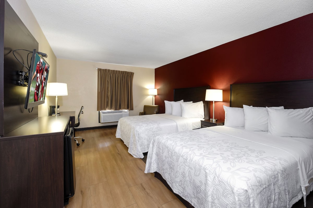 Ropa de cama de alta calidad y escritorio
