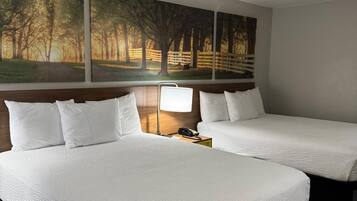 Habitación, 2 camas de matrimonio, no fumadores | Cortinas opacas, wifi gratis, ropa de cama