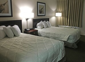 Habitación doble | Cortinas opacas, wifi gratis, ropa de cama