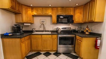 Chambre (Penthouse) | Cuisine privée