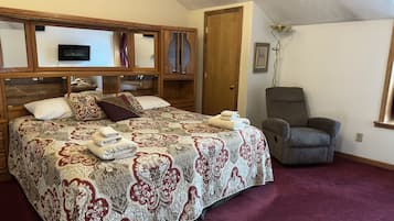 Kamer (Standard Room) | Individueel gedecoreerd, individueel gemeubileerd, een bureau