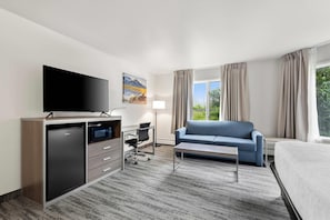Suite, 1 King Bed with Sofa bed, Non Smoking | 1 bedroom, premium bedding, down comforters, pillowtop beds