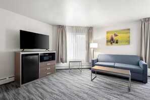 Suite, 2 Queen Beds, Non Smoking