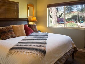 1 bedroom, Egyptian cotton sheets, premium bedding, memory-foam beds