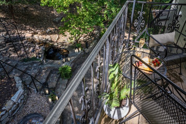 Chantily Rose Room | Terrace/patio
