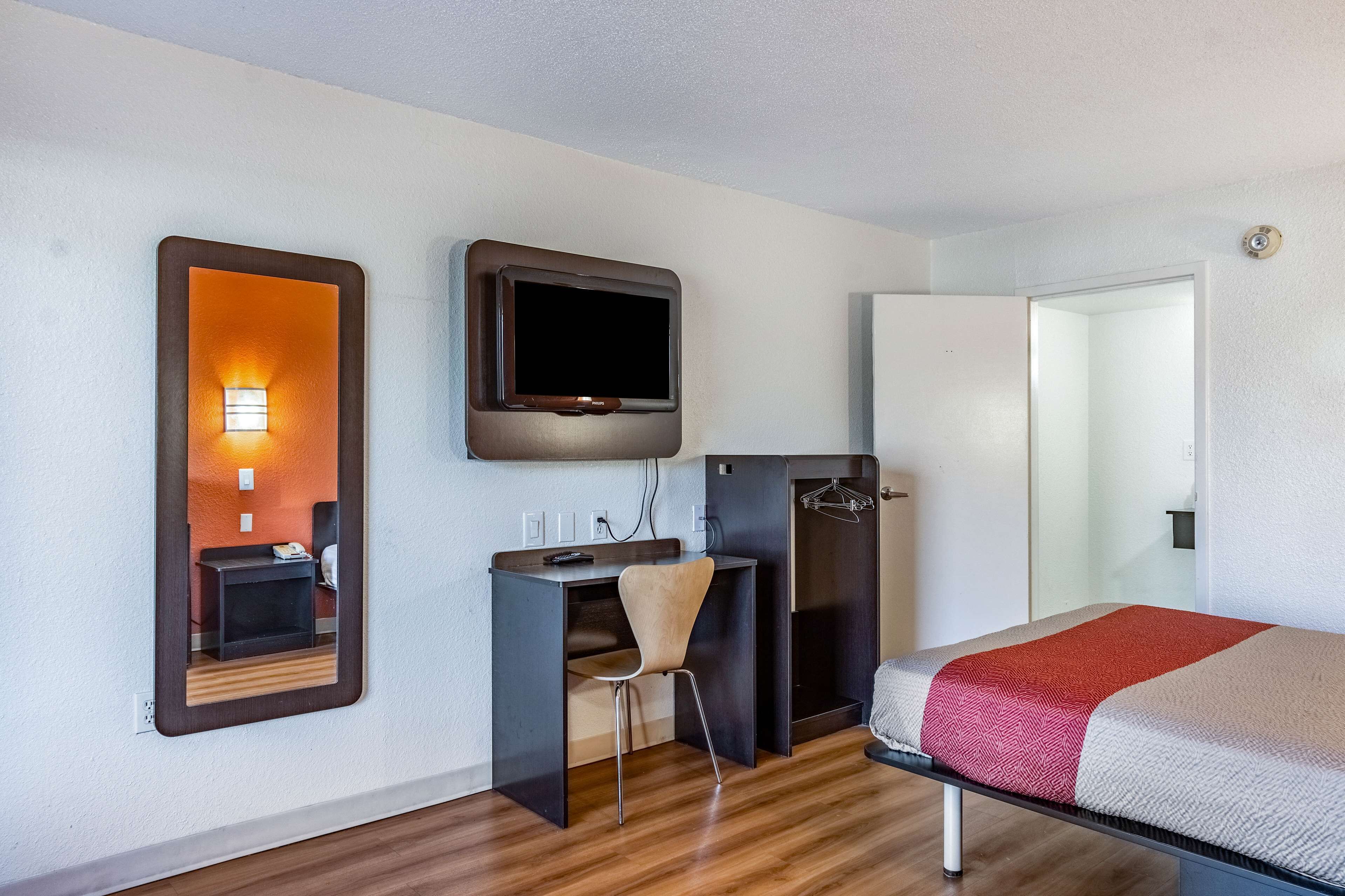 免费 WiFi、床单