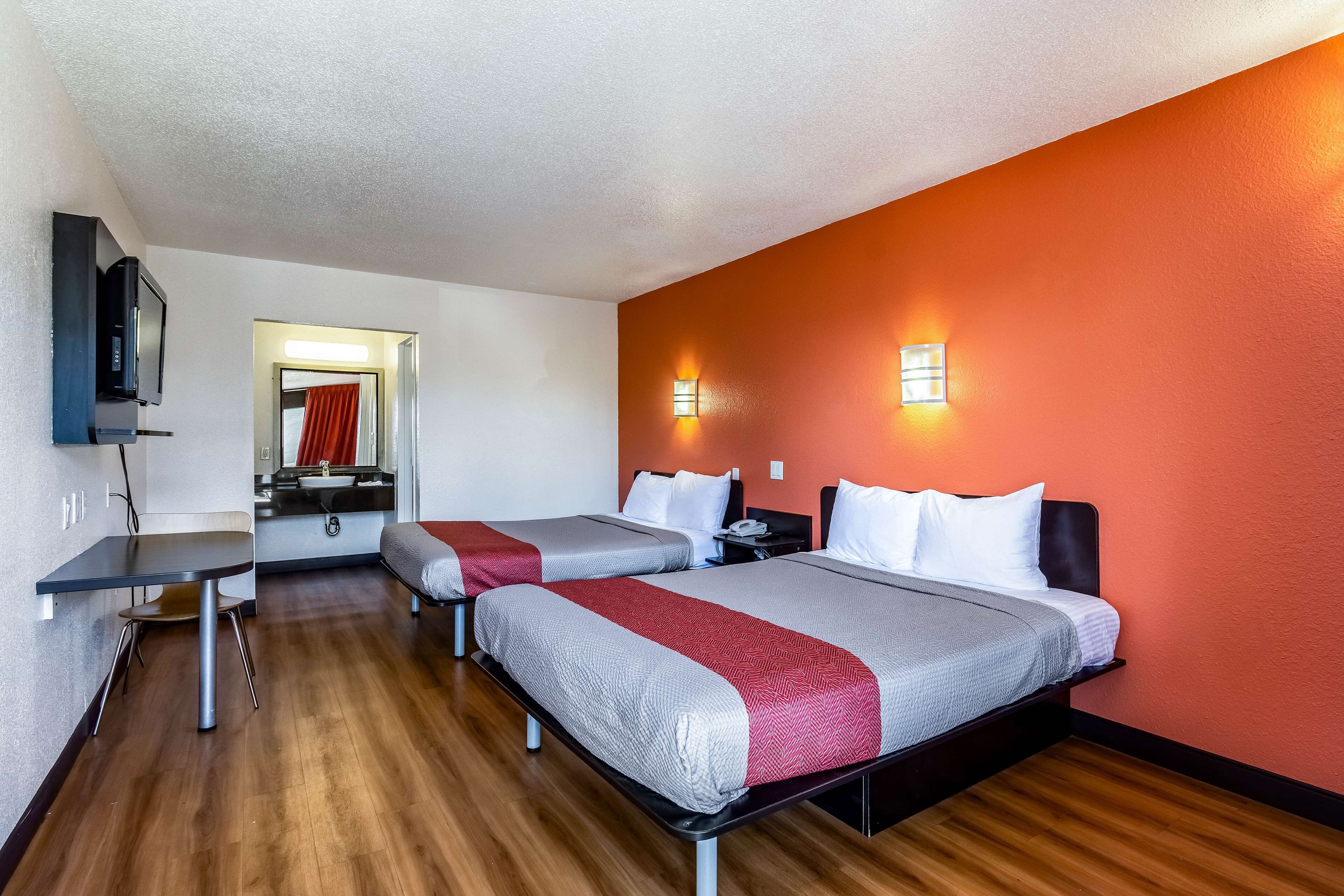 免费 WiFi、床单