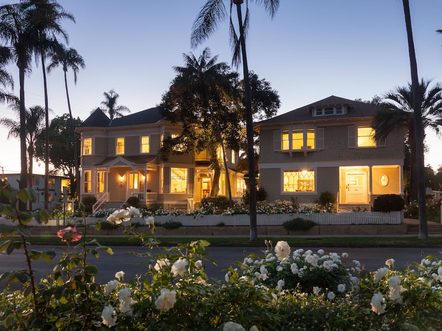 Individually decorated, individually furnished, soundproofing