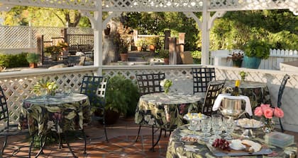 Cheshire Cat Inn & Cottages