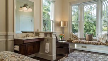 Chambre, 1 grand lit, accessible aux personnes à mobilité réduite (Cheshire Cat)