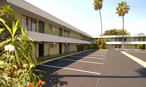 Self-parking (surcharge) 10 per night
